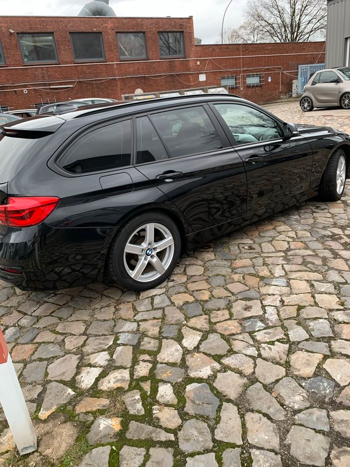 BMW 318d  Touring in Hamburg