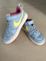 Nike Turnschuhe Sneaker Gr. 28 hellblau-gelb-pink Hessen - Kelkheim Vorschau