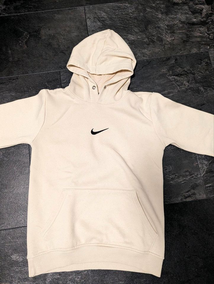 Nike Pullover in Linnich