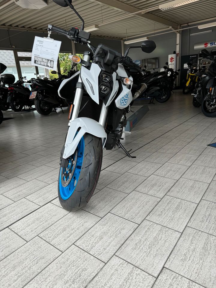 Suzuki GSX-8S in Duisburg