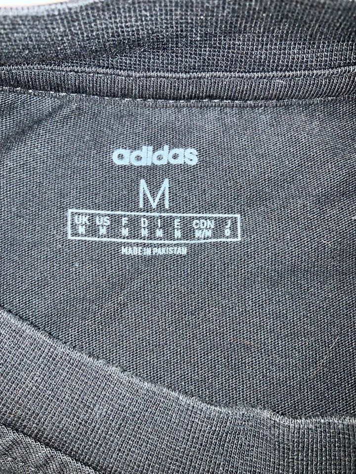 Adidas T-Shirt Gr. M in Hohenaspe