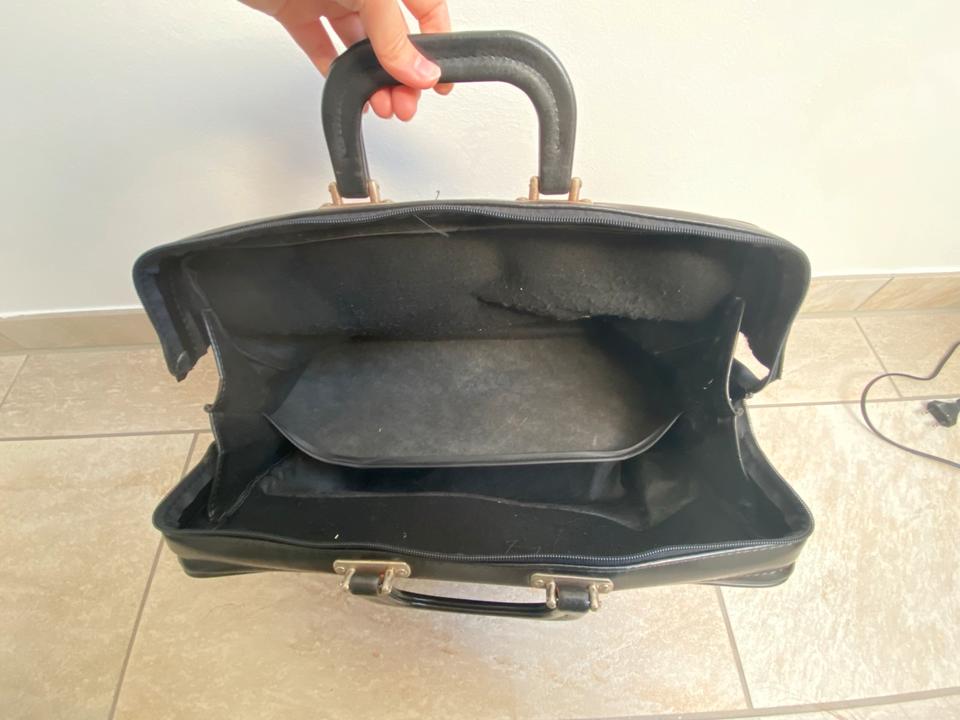 Schwarze Tasche Echtleder Leder Aktentasche Büro Job Arbeit in Limburg