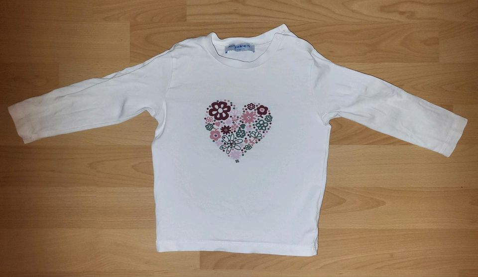 Kinder Langarmshirt, weiß, Klitzeklein, Größe 80 in Grünendeich Niederelbe