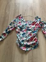 Oberteil Damen Bluse weiß mit bunten Blumen Größe 40 (von page on Nordrhein-Westfalen - Nettetal Vorschau