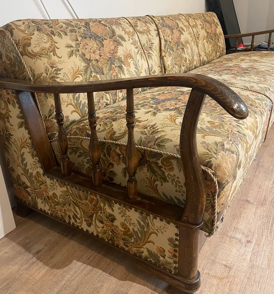 Sofa Couch Schlafsofa Retro Antiquität Vintage Massivholz in Baden-Baden