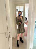 MAVI Kleid – Olivgrün – Gr. M – Locker, Boho-Stil mit Rüschen Baden-Württemberg - Blaustein Vorschau