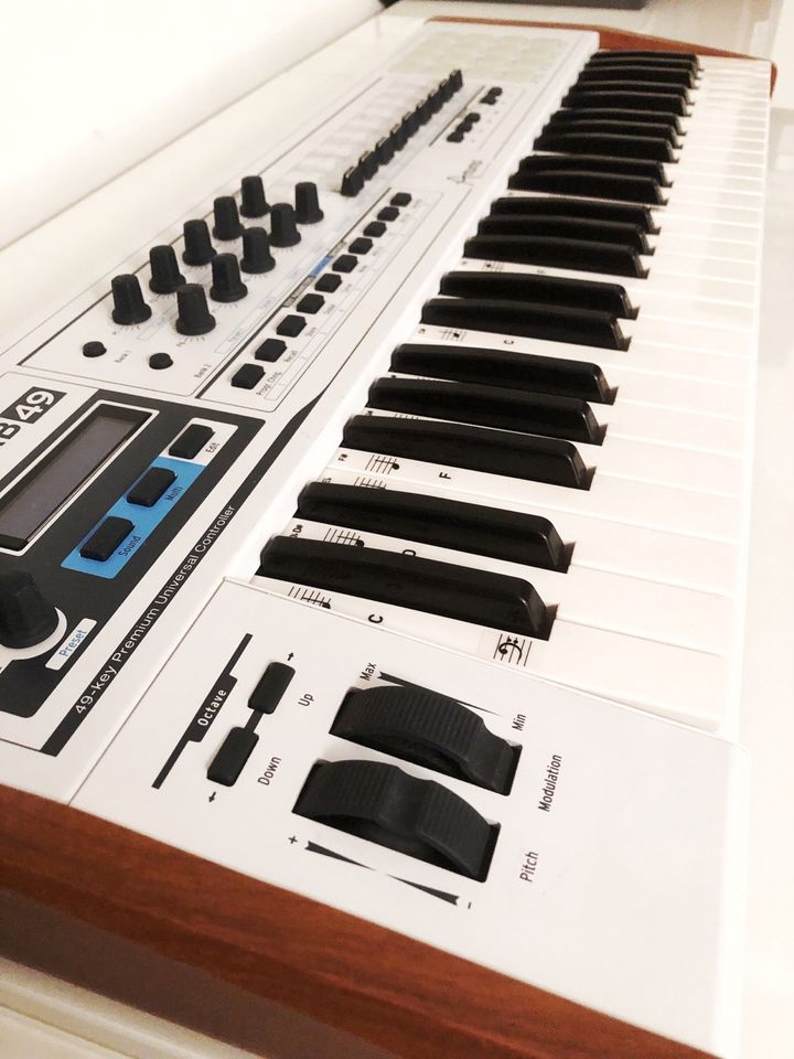 Arturia KeyLab 49 / MIDI Keyboard in Köln