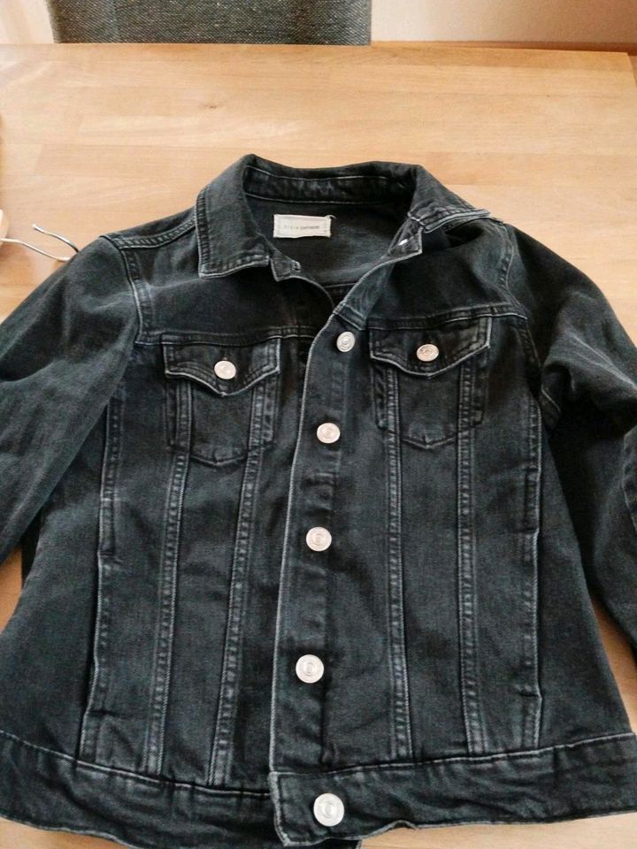 TOP Jeansjacke schwarz grau  Gr. S von Pimkie Weihnachtsgeschenk in Paderborn