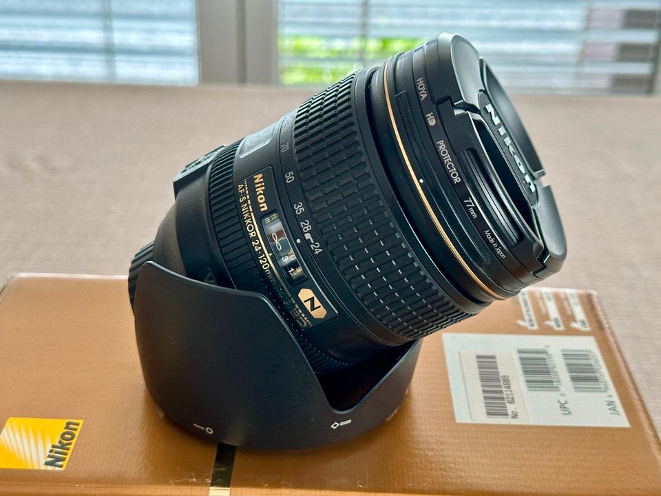 Nikon AF-S 24-120mm 1:4 G ED VR Objektiv (77 mm ) Neuwertig in Erding