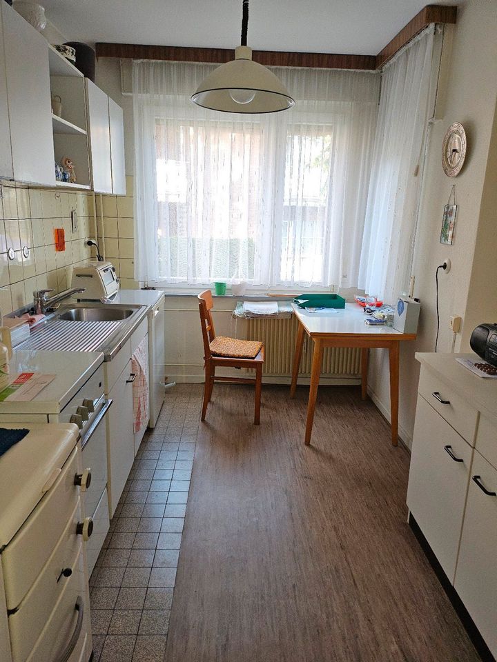 !!! RESERVIERT !!! 2-Familien-Haus mit 2 Garagen und großen Garten in Ilsede