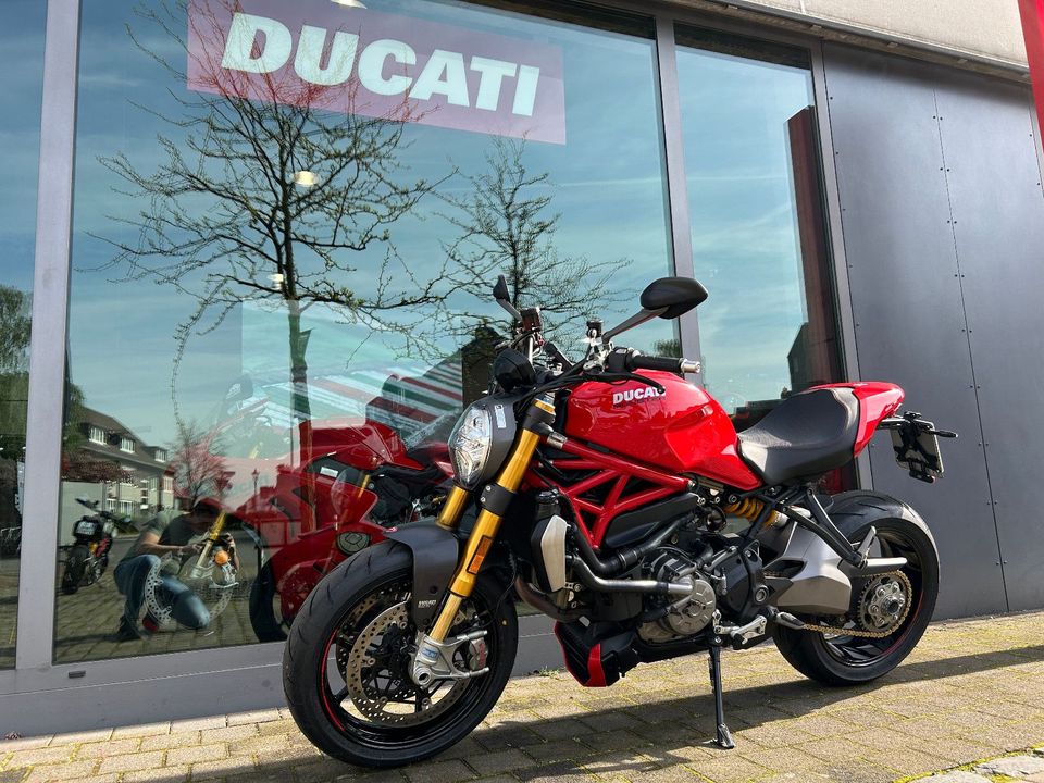 Ducati Monster 1200 S in Düsseldorf