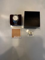 Ich verkaufe Michael Kors Uhr für Damen  aus Silber Farben Bayern - Erlangen Vorschau
