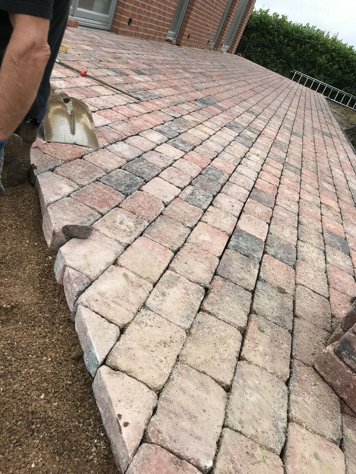 Gartenarbeit Gartenpflege Baumfällung Baumpflege in Hannover