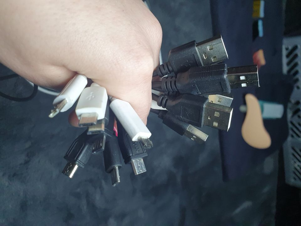 USB Micro zu USB Typ A Kabel verschiedene Längen in Duisburg