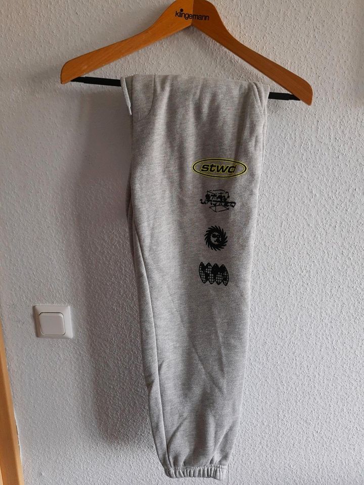 graue gemütliche Jogginghose von stwd (Pull & Bear) in Lügde