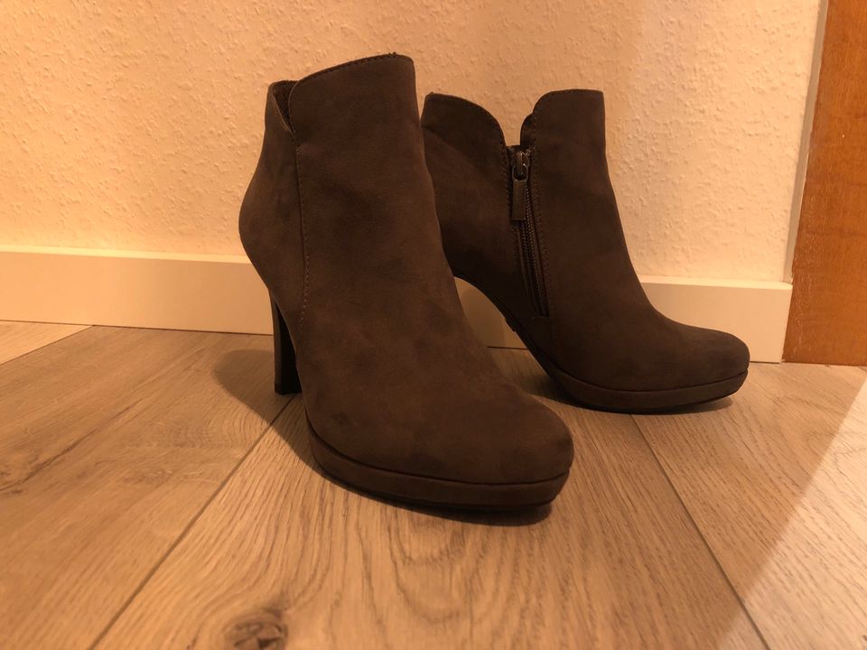 Stiefeletten in Nazza