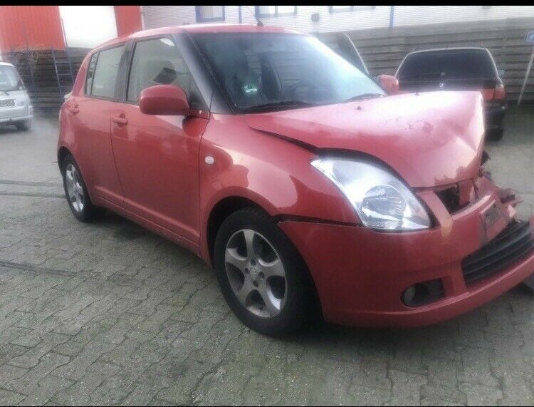 Suzuki Swift schlachtfest Motor Heckklappe Stoßstange Tür Spiegel in Dortmund