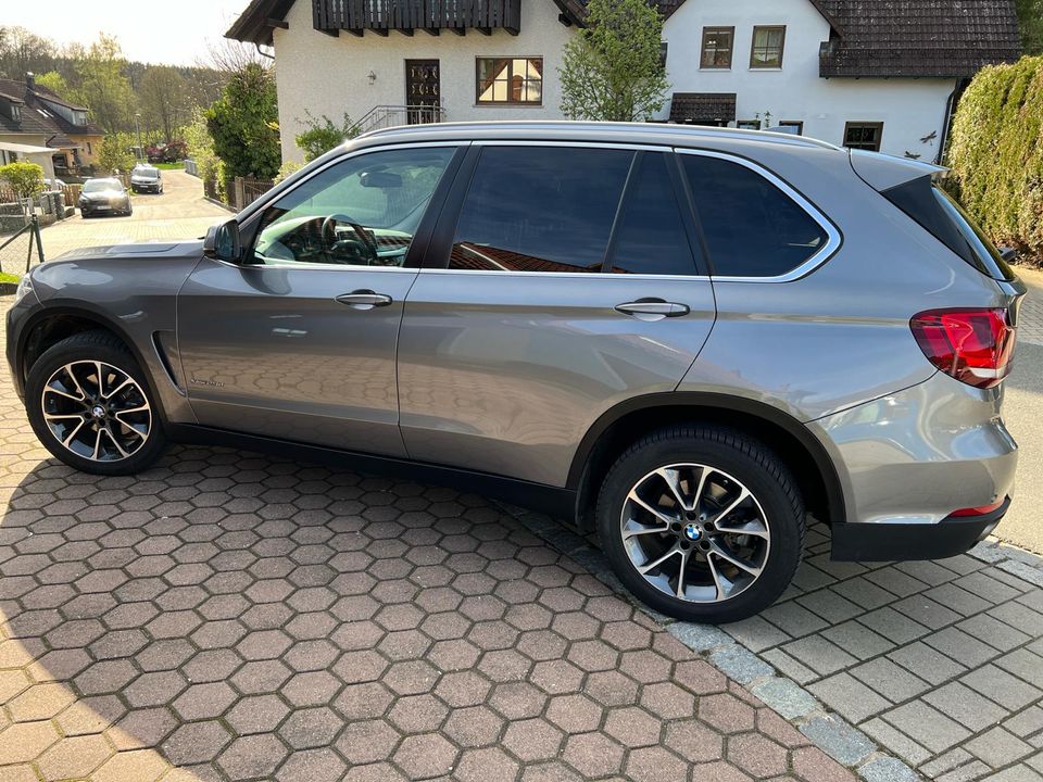 BMW X5xDrive25d in Nürnberg (Mittelfr)