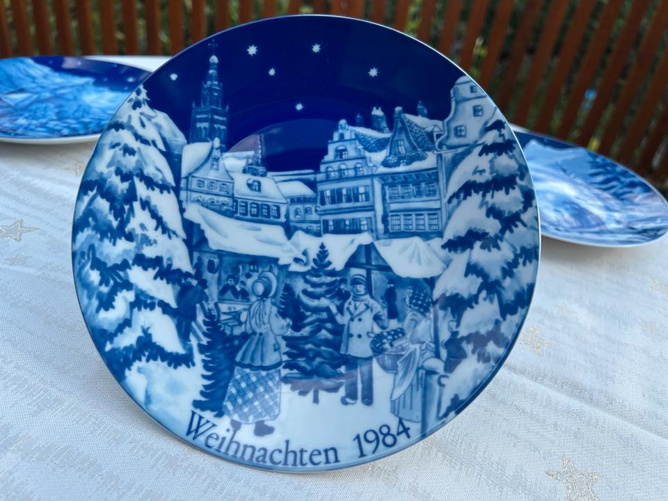 4 Weihnachtsteller Bavaria Echt Kobalt 1982-1985 Christmette in Quierschied