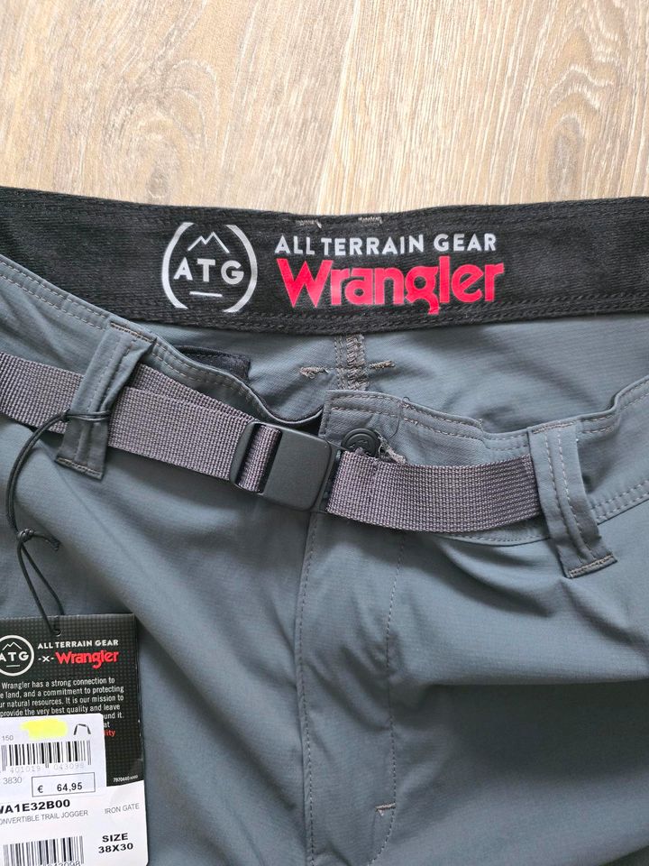 Wrangler Herren Trekkinghose W38 L30 Grau Neu in Berlin