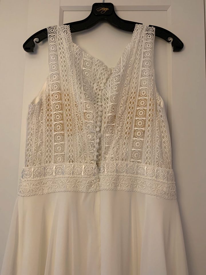 Brautkleid | Hochzeitskleid | Ca. Größe 40/42 in Berglicht
