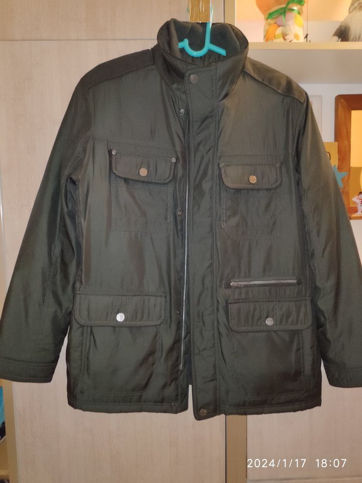 leichte Winterjacke in schwarz zu verkaufen, Größe 56 in Rüsselsheim