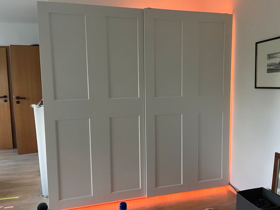 Ikea Pax Kleiderschrank 2 x 2 m weiß in Dresden