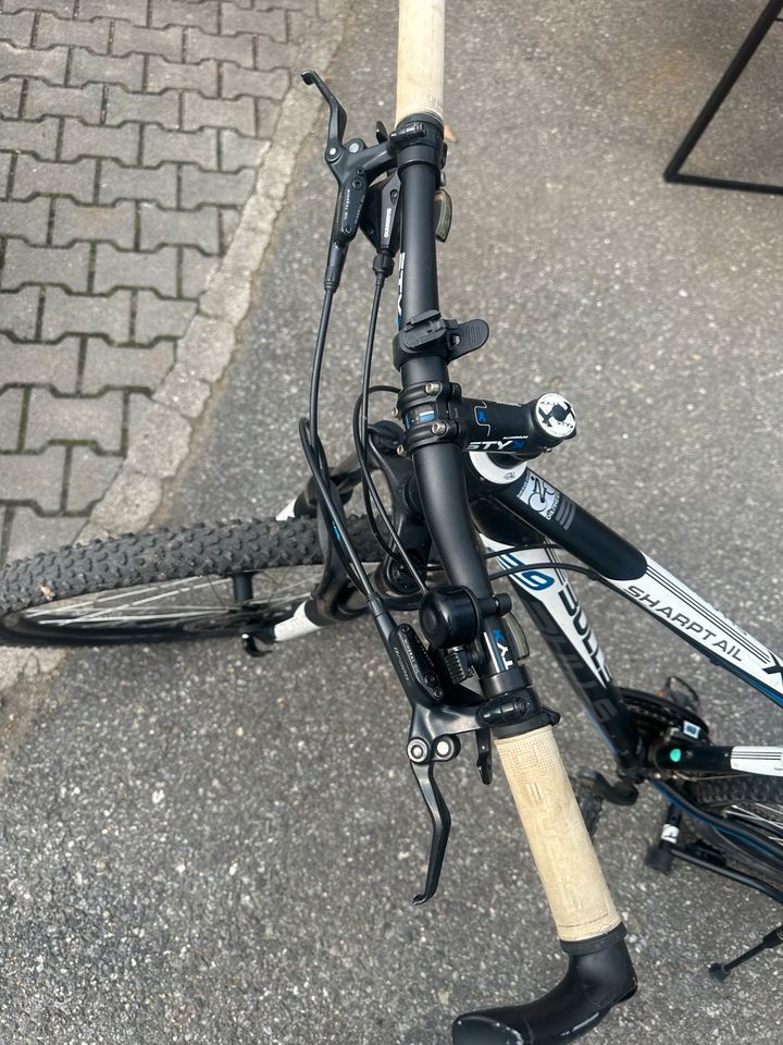 29 Zoll BULLS Fahrrad 24 Shimano Gangschaltung in Kollnburg