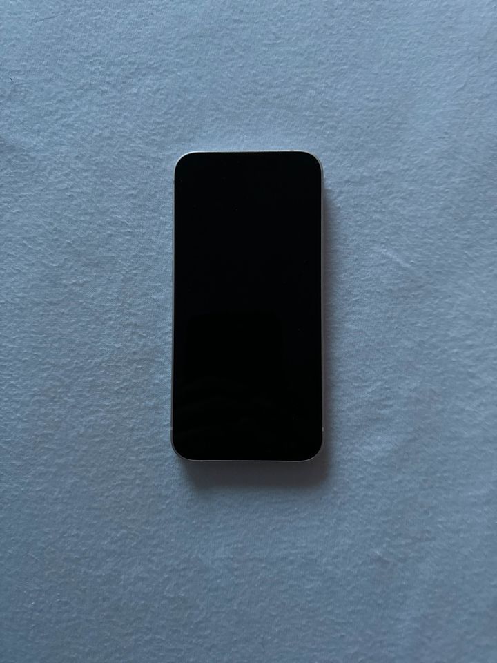 APPLE iPhone 13 128 GB Polarstern Dual SIM in Köln