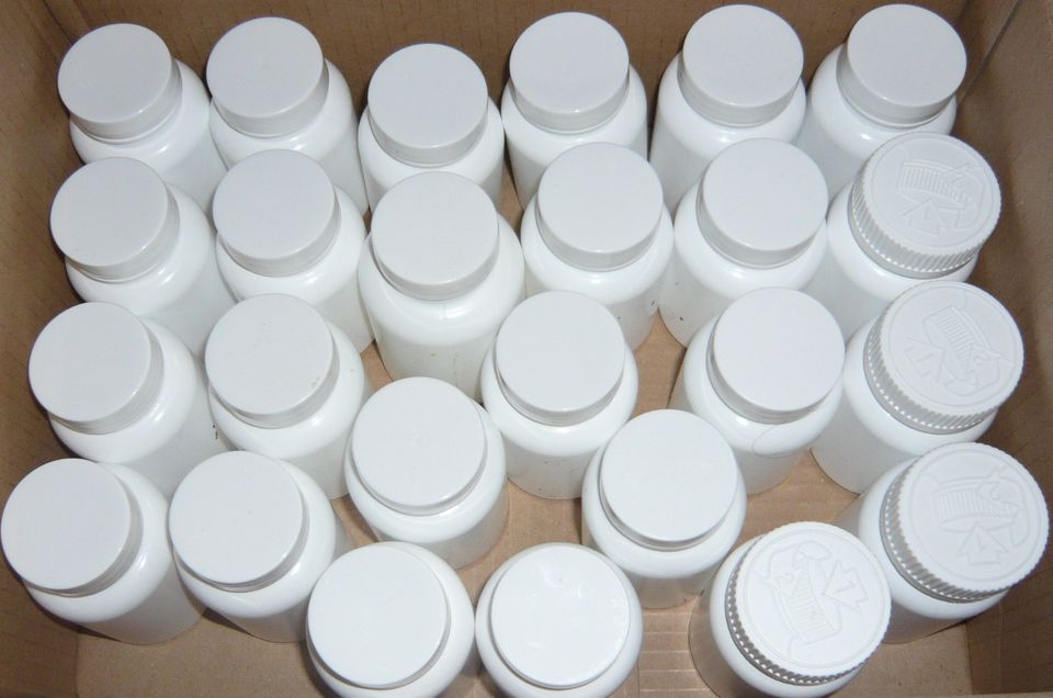 10x Kunststoff-Dose klein mit Schraubdeckel Behälter in Amberg