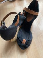 Tommy Hilfiger Plateau Sandalen mit Keilabsatz blau Gr. 37 Dresden - Laubegast Vorschau