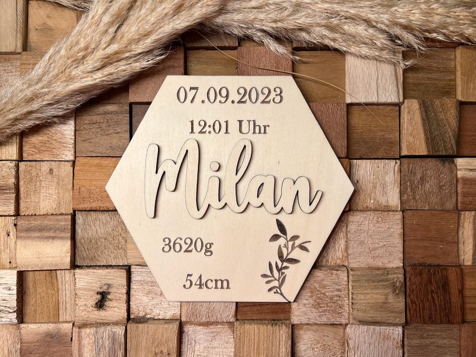 Türschild Geburtsbericht Kind Baby Name Schriftzug Holz Geschenk in Hannover