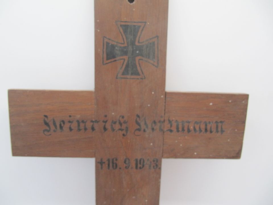 seltenes Militär Objekt WK  Gedenk Kreuz Holz mit EK Rar ! in Eystrup