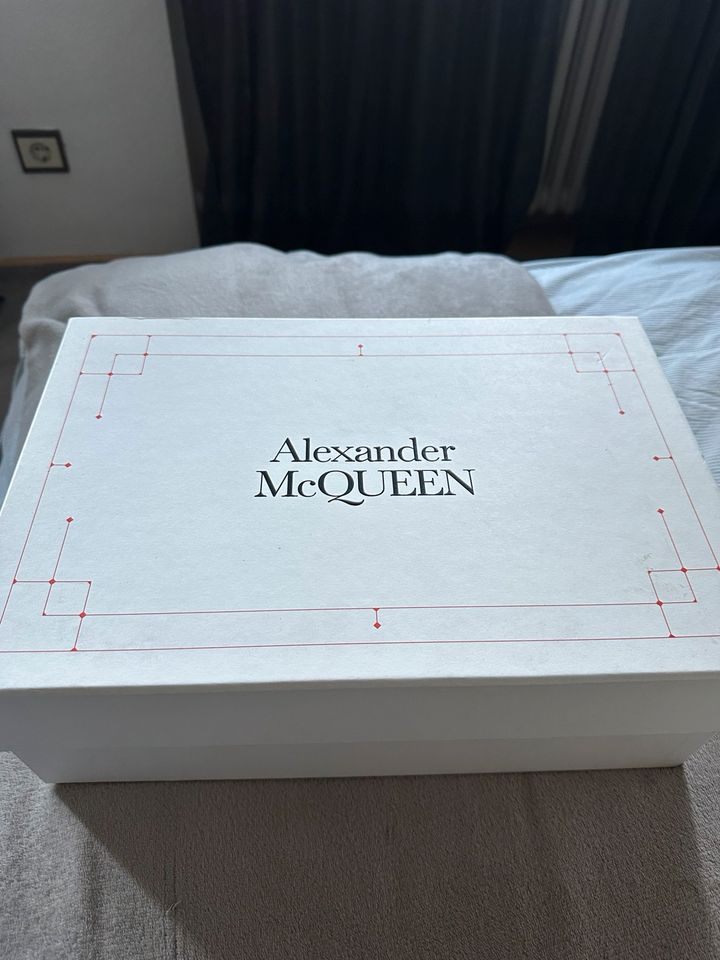 Alexander Mcqueen sneaker 39 w neu❤️ in Waldbröl