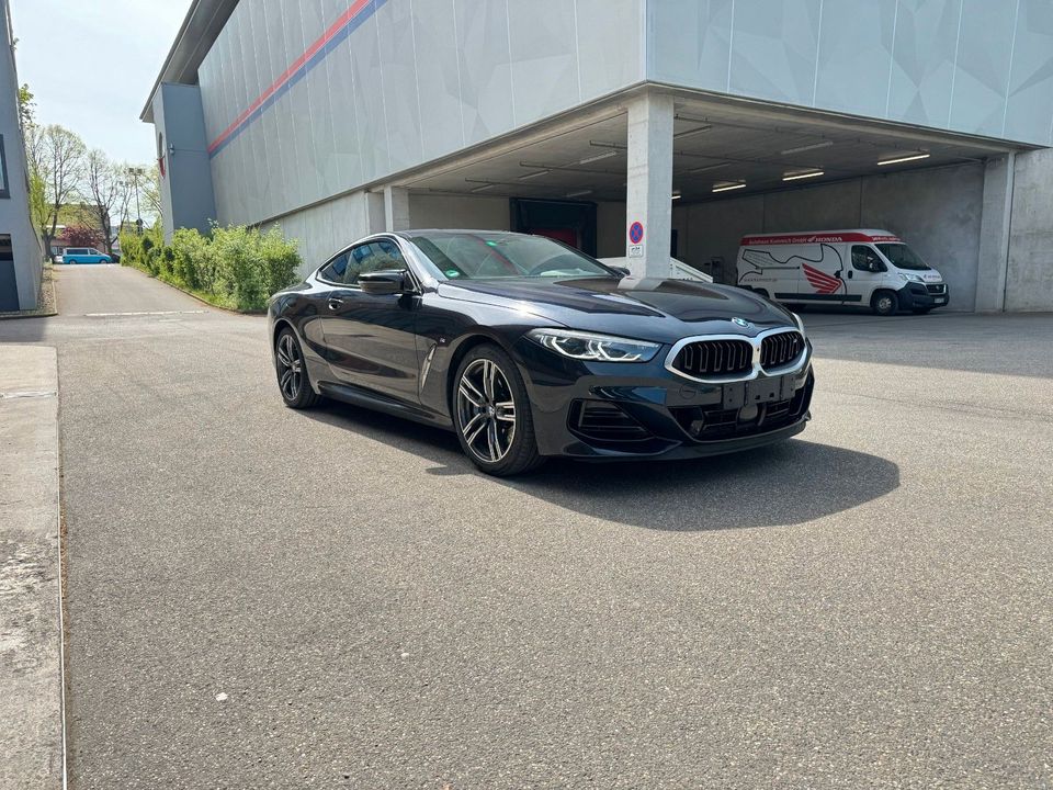 BMW M850i xDrive Coupé -FACELIFT*MWST*LASER*HEADUP in Ludwigsburg