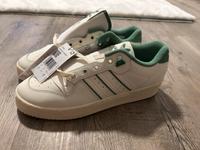 Adidas Rivarly low Grün / Beige Niedersachsen - Laatzen Vorschau