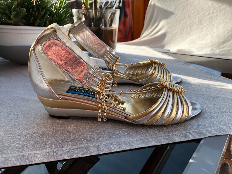 Italienische Schuhe in Gold in Wald Oberpf.