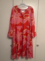 Sommerliches Kleid mit Volants, Größe 46 Schleswig-Holstein - Itzehoe Vorschau