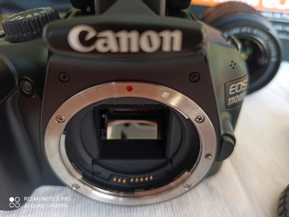 Canon EOS 1100D mit Zubehör neuwertig in Heist