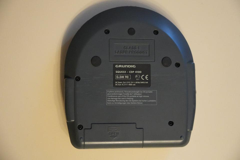 Grundig SQUIXX - CDP 4100 Discman tragbarer CD-Player CD-Spieler in Bochum