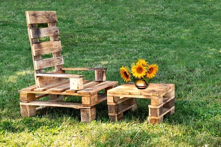 Ich suche Gartenmöbel aus Holz in Buseck