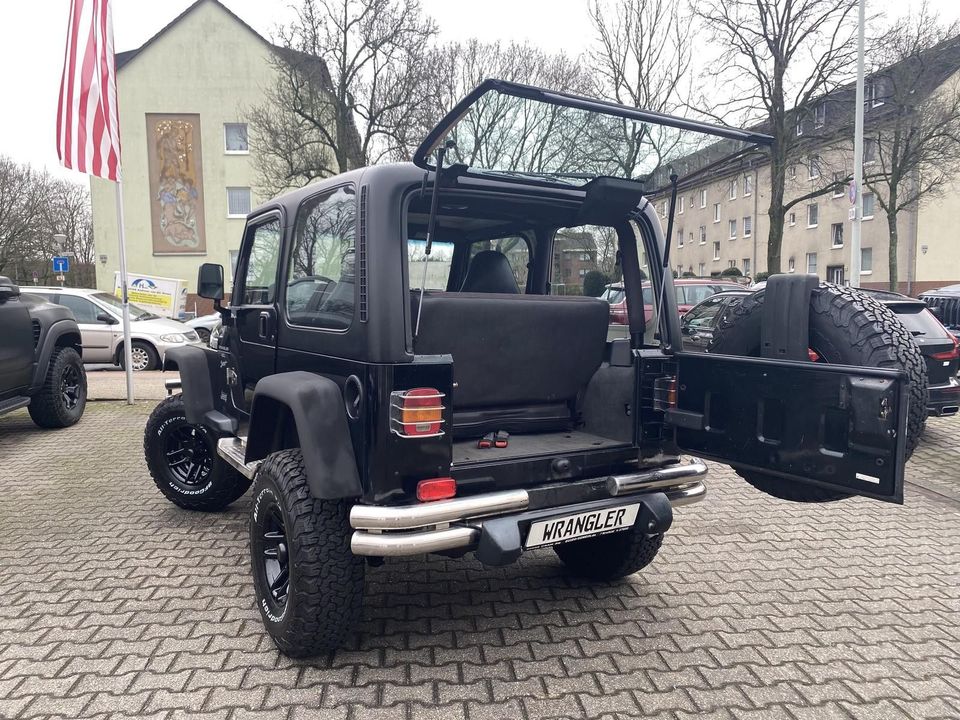 Jeep Wrangler Sport 4.0 4x4 33" Reifen, viele Neuteil in Krefeld