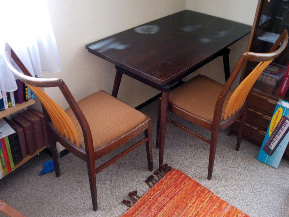 Vintage Tisch und Stühle in Mühlhausen-Ehingen