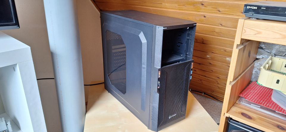 SHARKOON T3-W ATX Mid Tower Case in Hannover