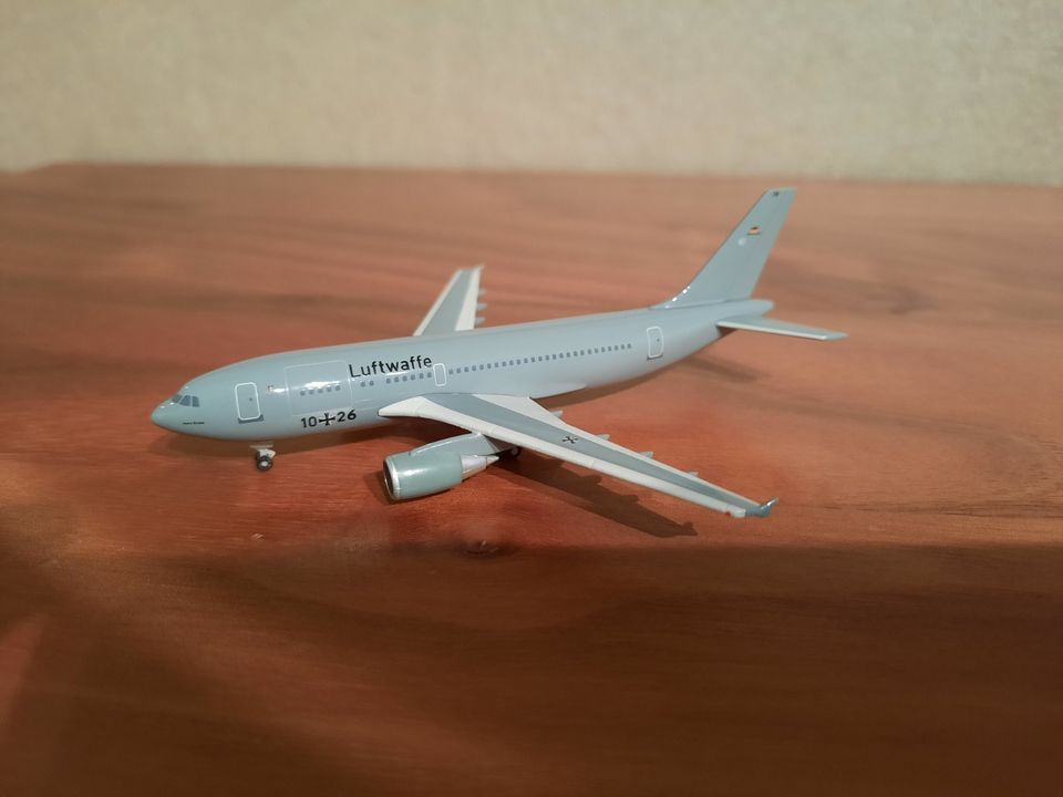 Herpa Airbus A310-300 MRT 10+26  Sondermodell Ltd Edition Nr: 385 in Unna