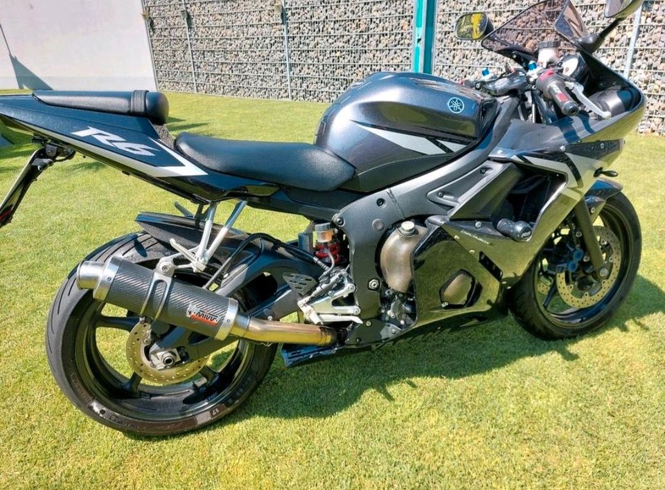 Yamaha YZF- R6, RJ091, mit Zubehör in Iffezheim