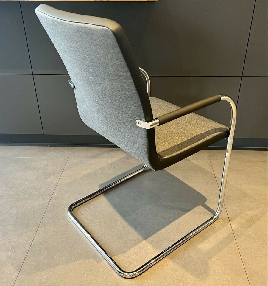 Thonet S 55 Stuhl Freischwinger grau in Recke