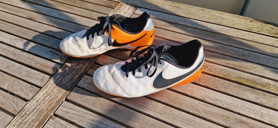 Nike Tiempo Fußballschuhe   ⚽️ ⚽️ ⚽️  unisex in Hamburg