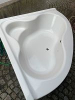 Große Eckbadewanne Villeroy & Boch 150 x 150 Sachsen - Coswig Vorschau