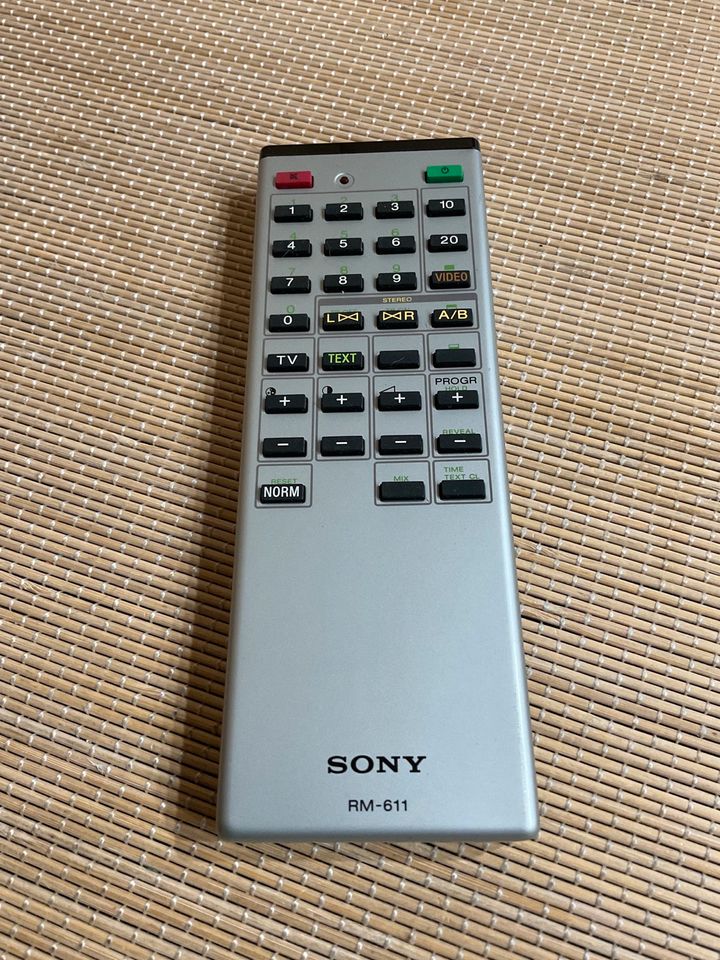 ** SONY Fernbedienung Remote RM-611 RM-635 RM-673 RM-689 RM-694 * in Neuhausen ob Eck